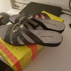 BareTraps  Black Sandals  SZ 10